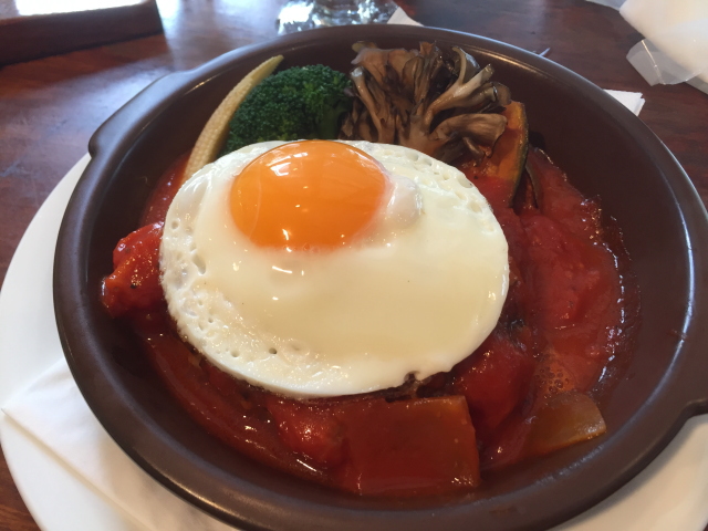 キャピタル東洋亭　煮込みハンバーグ　トマトソース